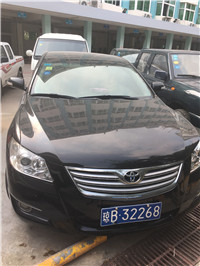小型轿车